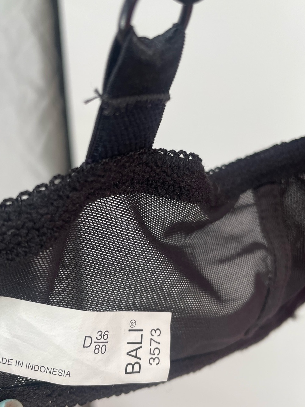 Bali Lace Desire Minimizer Underwire Bra 36D Style 3573 Embroidered Details - Picture 7 of 7